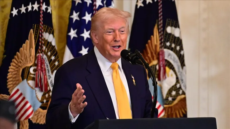 트럼프 미국 대통령은 대법원 판결을 기다리는 동안 관세를 방어합니다.