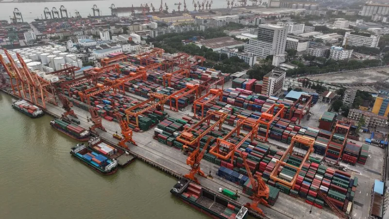 Chinas Außenhandelsüberschuss ist auf den niedrigsten Stand seit 13 Monaten gesunken