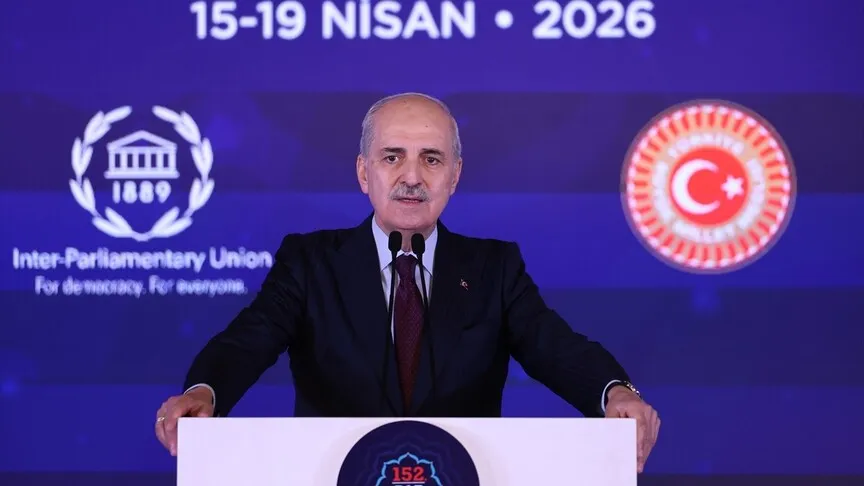Předseda TBMM Kurtulmuş: Všichni společně sledujeme, jak instituce a pravidla světového systému přestávají fungovat